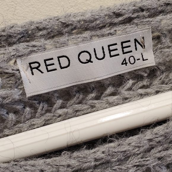 RED QUEEN | Grey Boat-neck Dolman Sweater in Size L - Picture 6 of 7